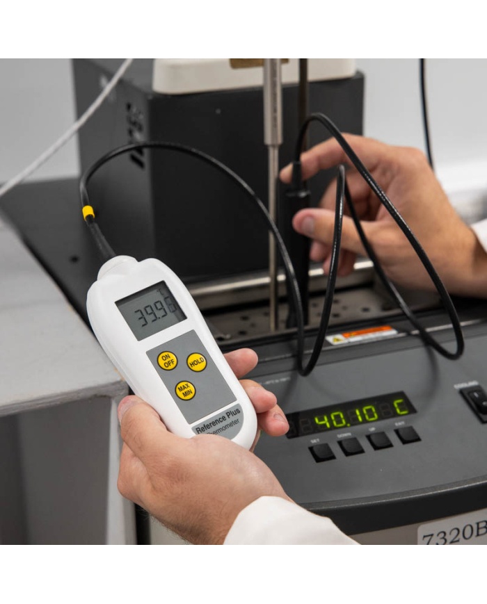 ETI Referens Plus-termometer för att kalibrera andra termometrar. Med Max, Min & Hold-funktion. Levereras med PT100-givare och 5-punkters kalibreringscertifikat