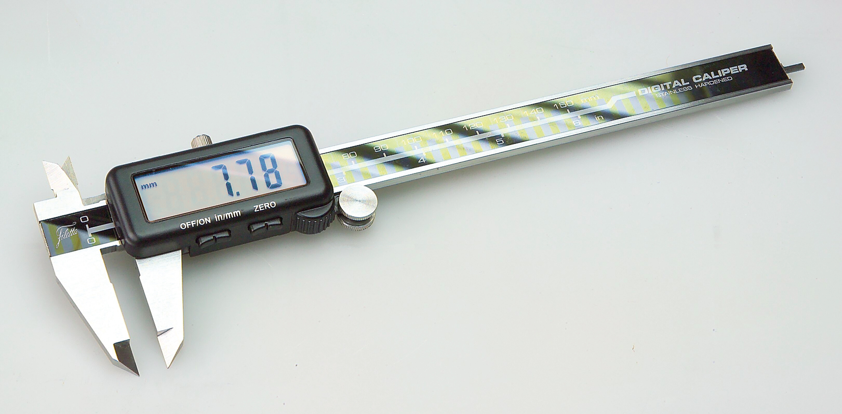 Digitalt skjutmått med glasskala 200 mm