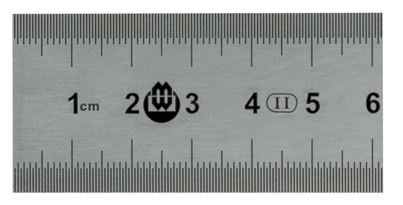 Rostfri linjal, mattförkromat rostfritt stål EC klass II, 1000×30×1 mm, gradering 1 mm på framsidan övre och nedre kant, 0,5 mm på baksidan övre och nedre kant, etsad gradering